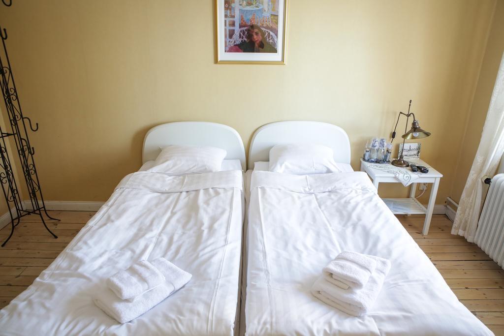 Bed and Breakfast Kaggeholms Slott Ekero Екстер'єр фото